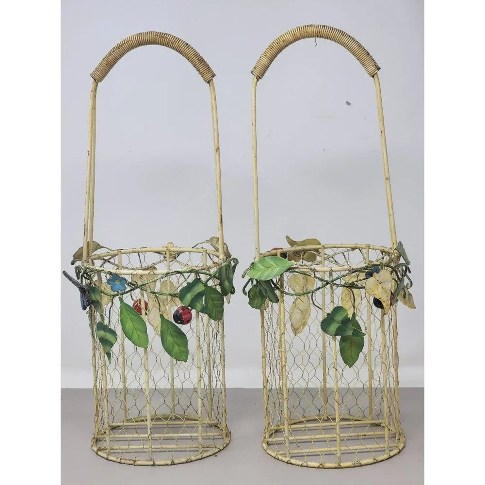 Vintage Lot Of 2 Chicken Wire Baskets Lady Bugs Butterfly Leaves‎